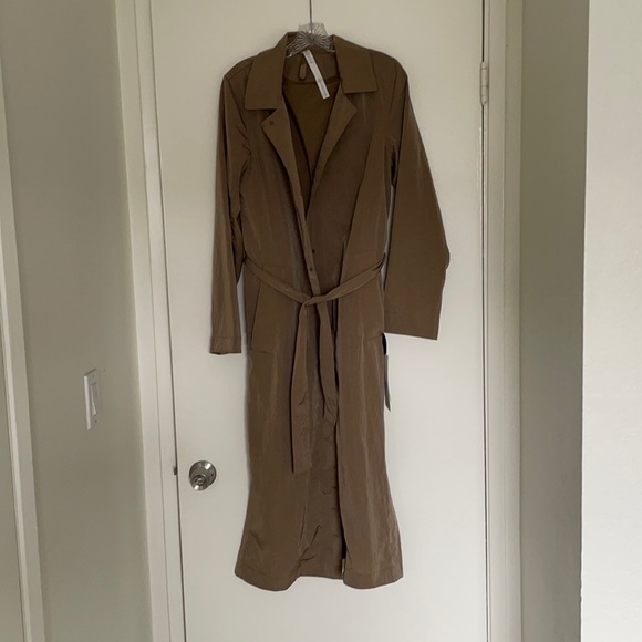 always effortless trench lululemon